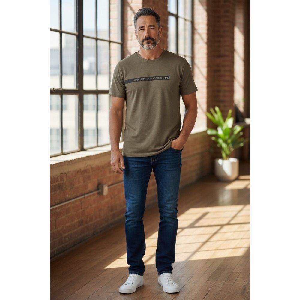 Under Armour Men's deep Olive Short Sleeve‎ Tee